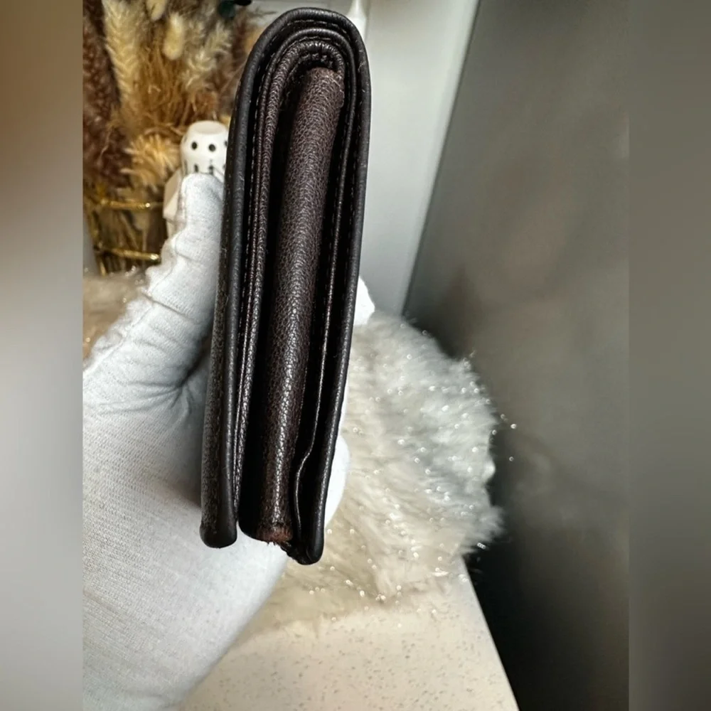 Bally RARE Switzerland Embossed Crest Leather Bifold Wallet – Dark Brown